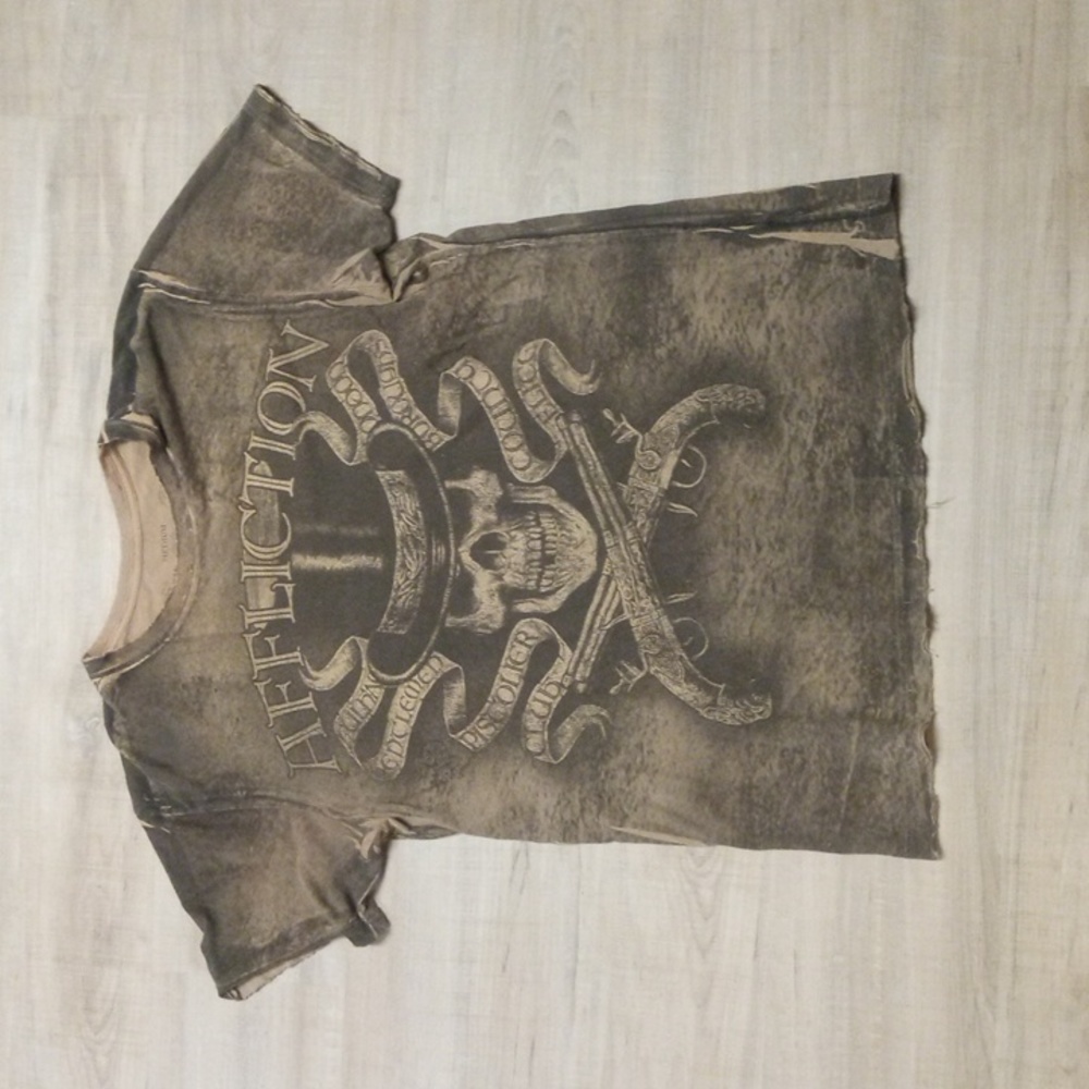 Men's vintage affliction shirt